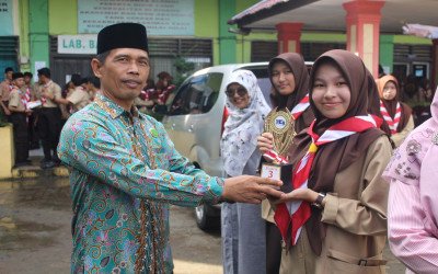 MAN Binjai Gelar Pembagian Raport Sang Juara Mendapatkan Reward
